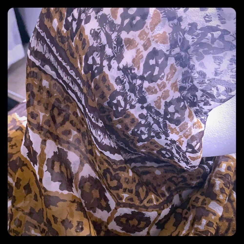 Oscar De La Renta  beautiful vintage scarf